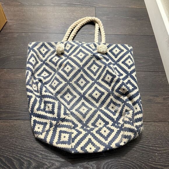 summer & rose Handbags - Summer & Rose Rope Tote Bag